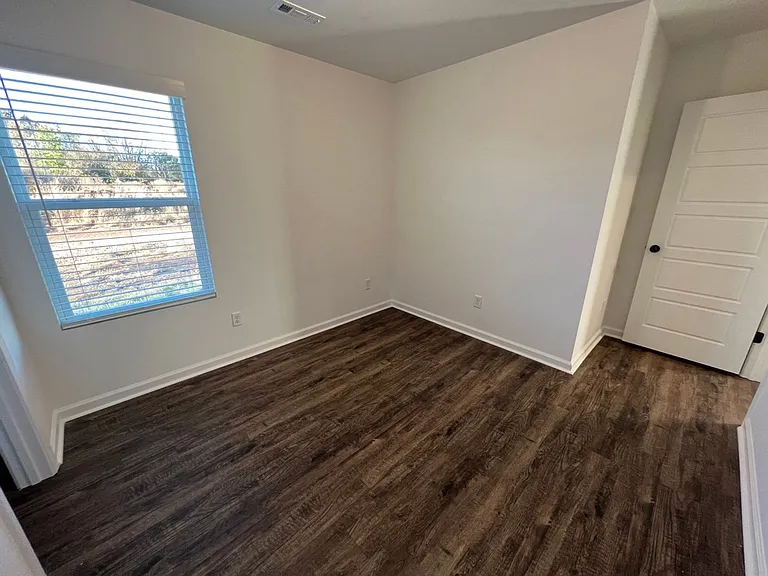 608 Short Leaf Ln — Photo 21
