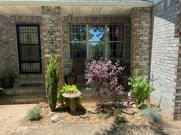 625 S Main St, McAlester, OK 74501