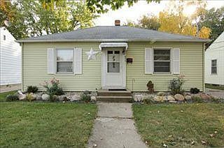 1st image of 834 Powers Ave NW