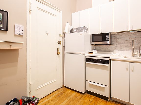 5th image of 331 E 17th St APT 2