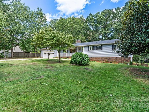 2nd image of 1140 Knollwood Dr