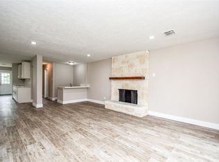 600 Jeb Stuart Ln, Conroe, TX 77302