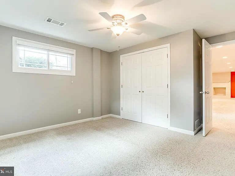 4894 Williamsburg Blvd — Photo 34