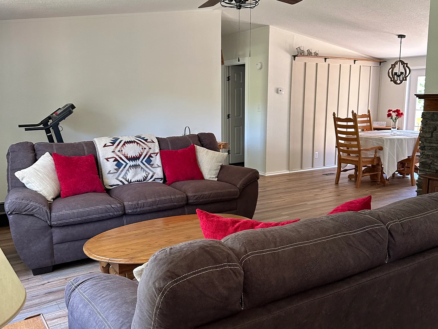 3 bed, 1568 sqft, $1,800 — Photo 2