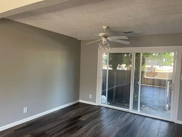 4439 Fairlands Dr — Photo 4