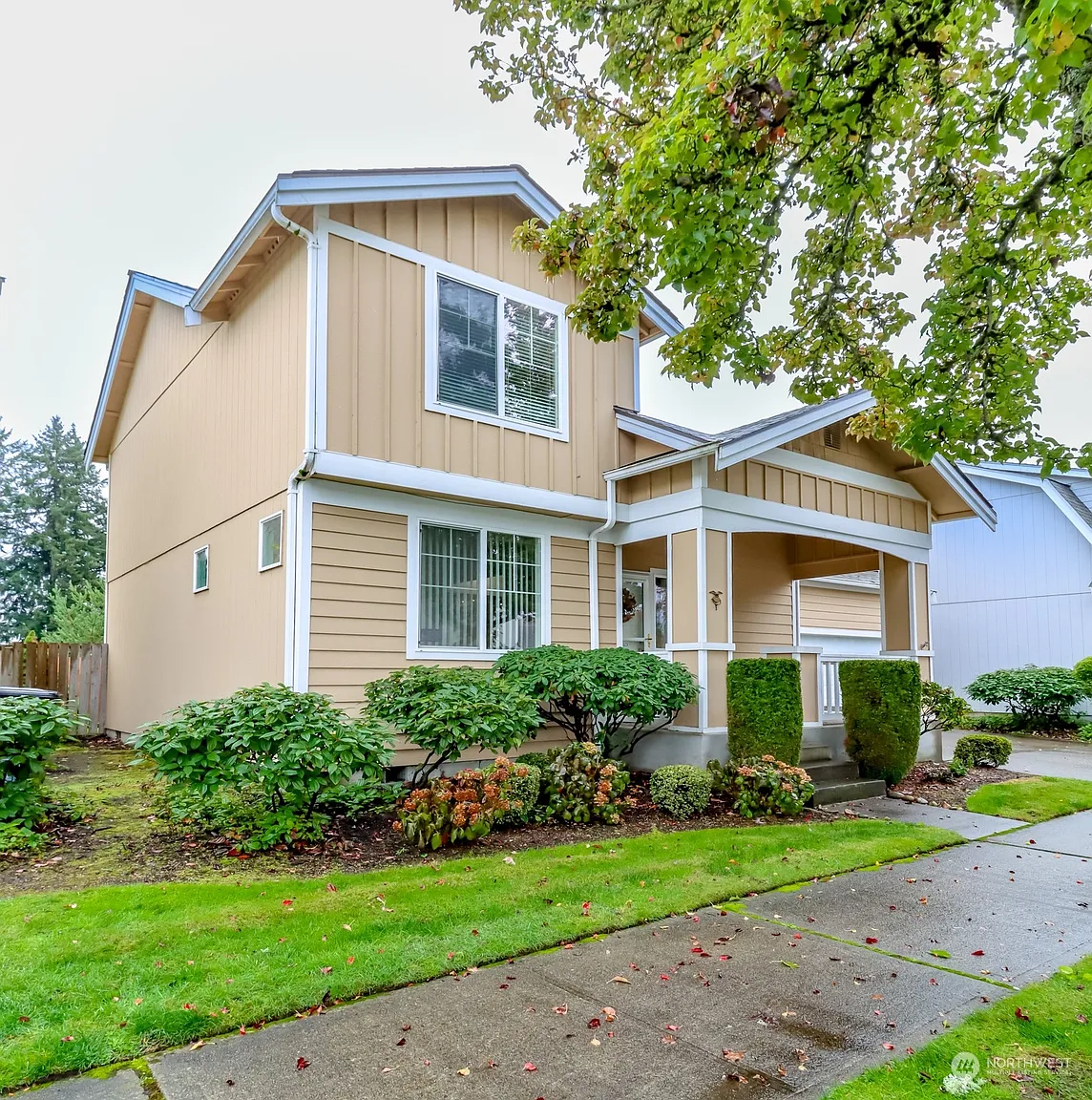 6549 Steamer Drive SE photo 1