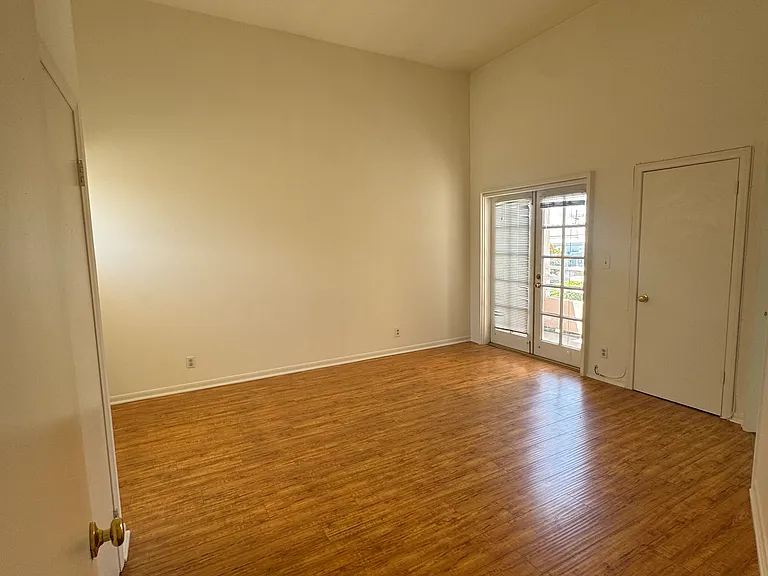 14435 Riverside Dr #3 — Photo 15