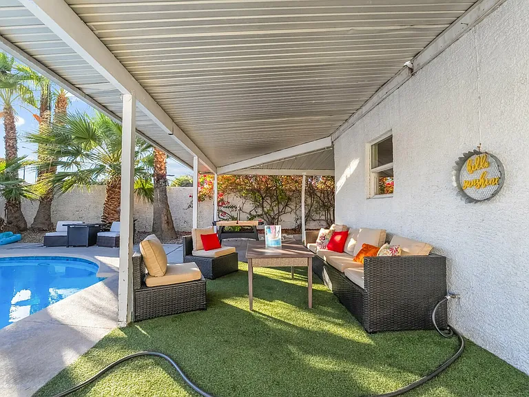 E Vegas Valley Dr — Photo 33