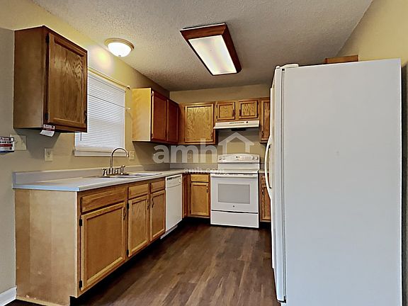 4th image of 4016 Fairoaks Dr