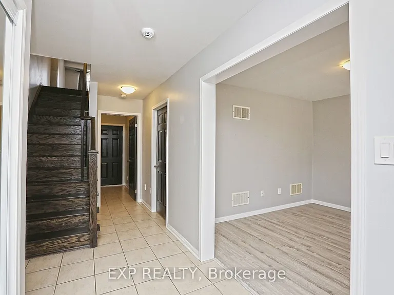 11 Crossbill Rd — Photo 4