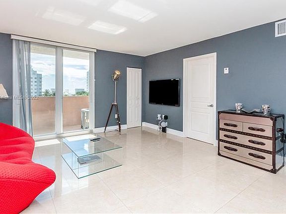 4th image of 1750 James Ave APT 6D