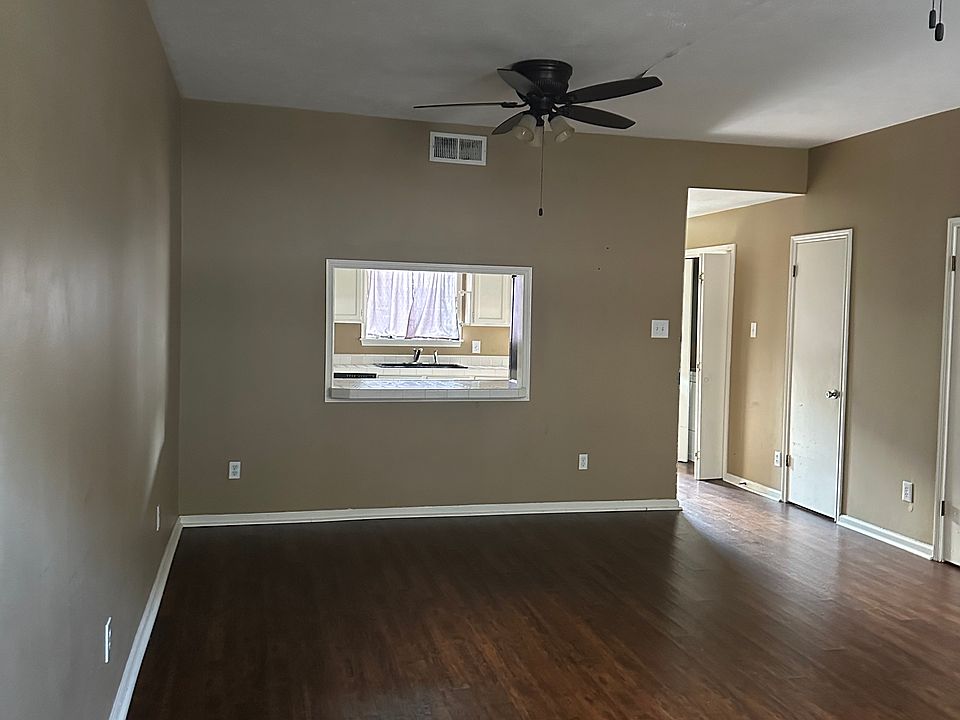 1st image of 977 Bayou Trace Dr
