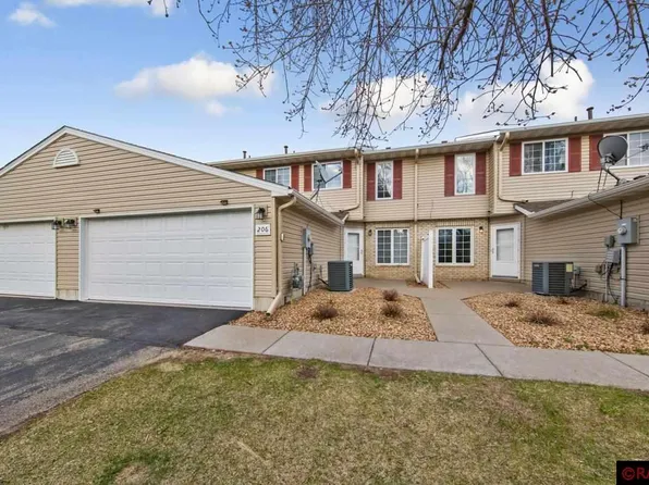 206 E Orchard St, Belle Plaine, MN 56011