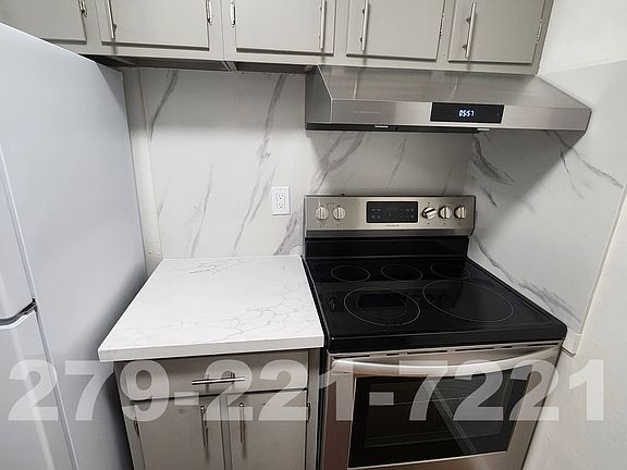 5th image of 2206 26th St