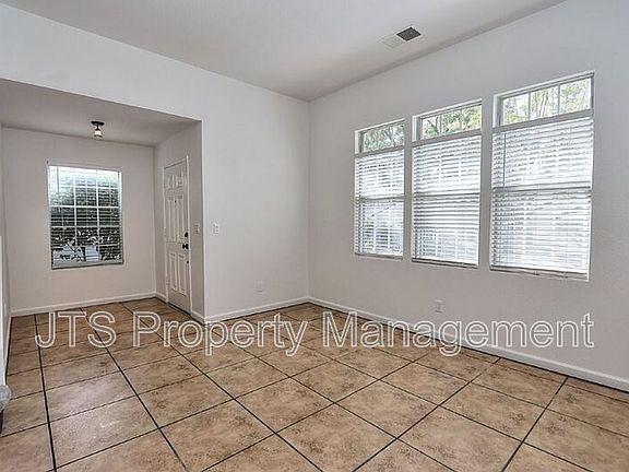 4th image of 918 Blue Rapids Dr