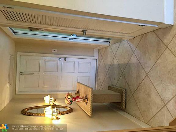 4th image of 3300 N Palm Aire Dr APT 202