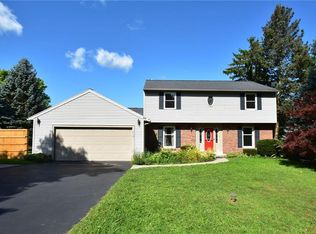 39 Lookout View Rd, Fairport, NY 14450