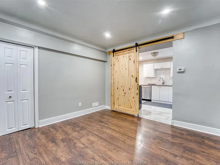 2309 Alexis Rd — Photo 5