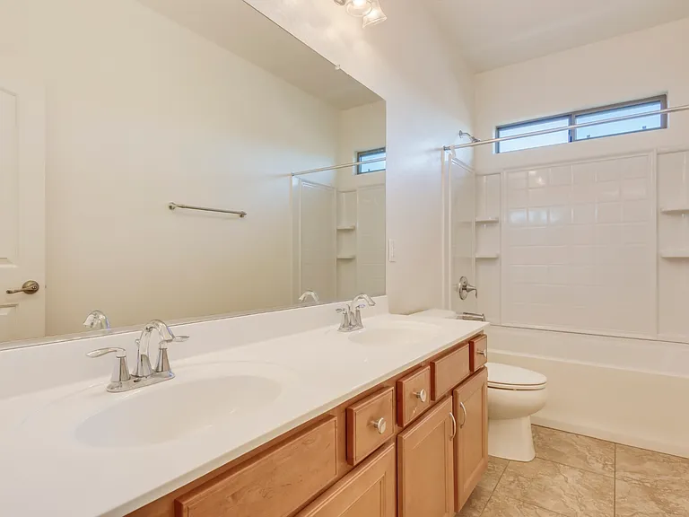 5733 W Plum Rd — Photo 3