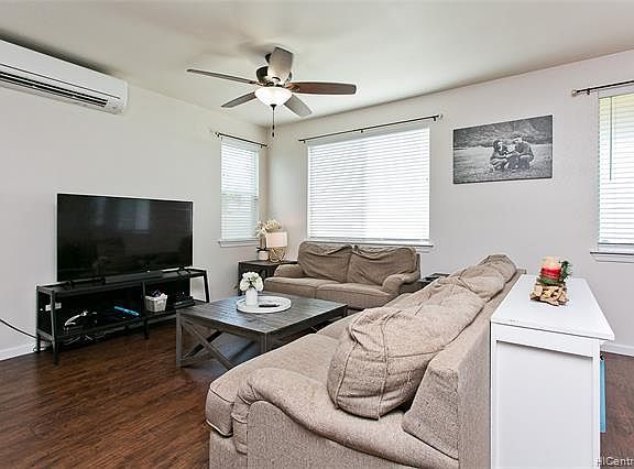 3rd image of 1101 Kukulu St Unit 18