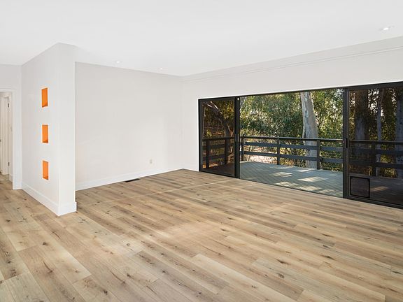 2nd image of 2816 Hawthorn St