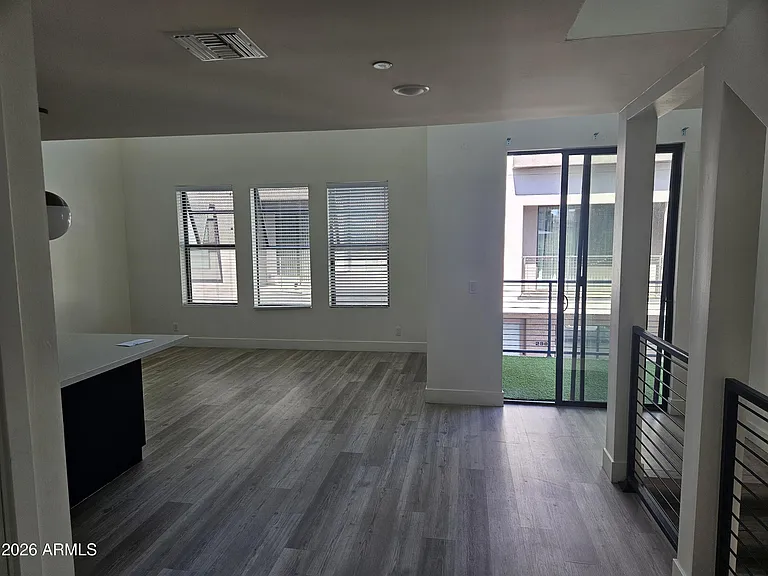 214 S Roosevelt St #L — Photo 4