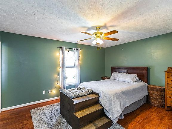 5th image of 700 Rosalind Ct