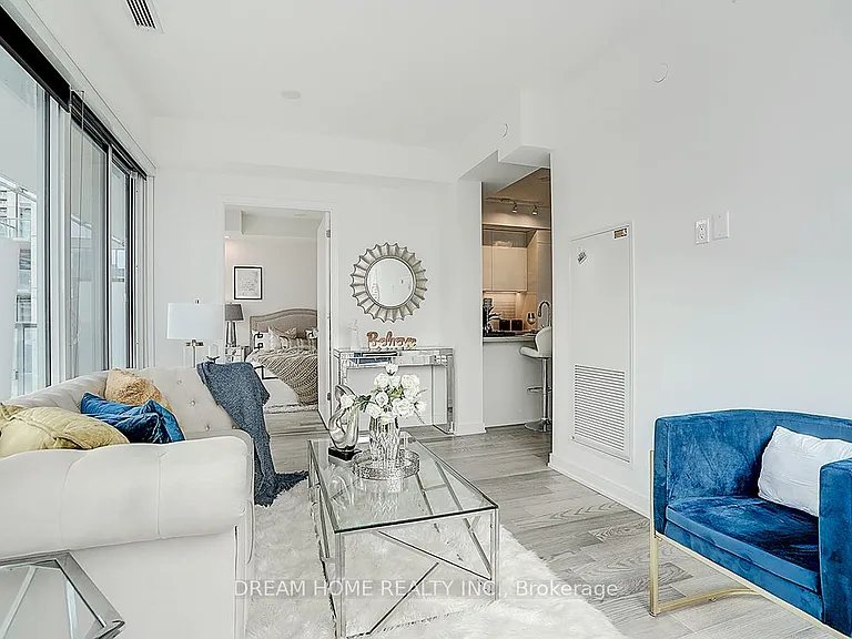3 Gloucester St #1809 — Photo 24