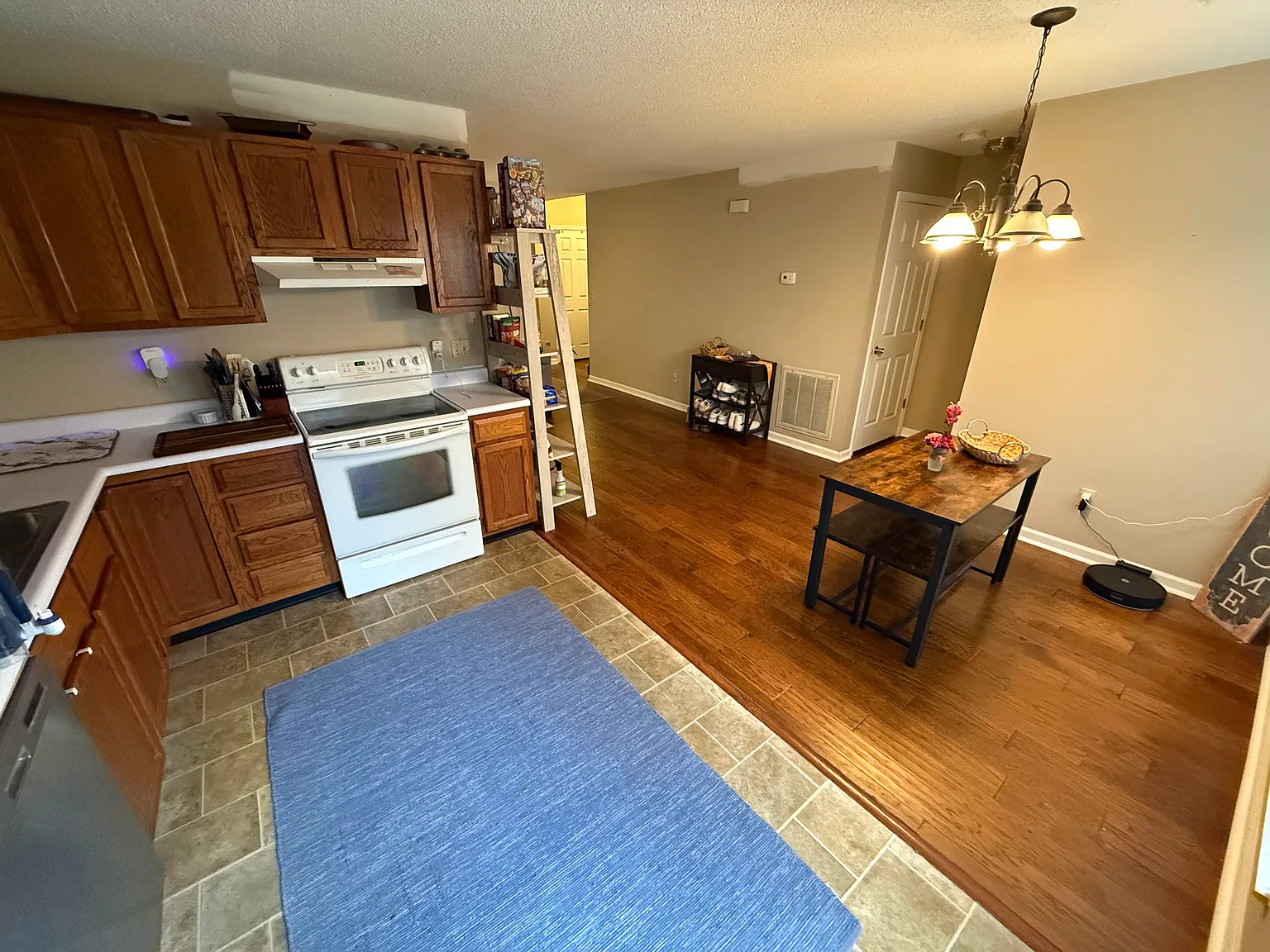 437 S Gallaher View Rd — Photo 4