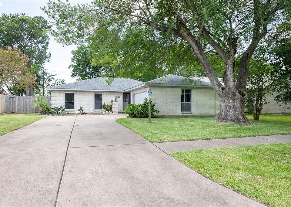 1st image of 16406 La Avenida Dr