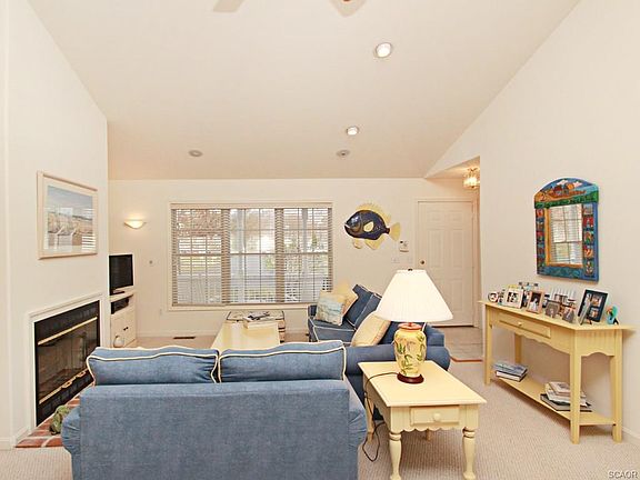 5th image of 83 Neptune Dr
