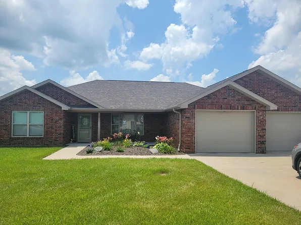 2406 Usonia Dr, Holts Summit, MO 65043