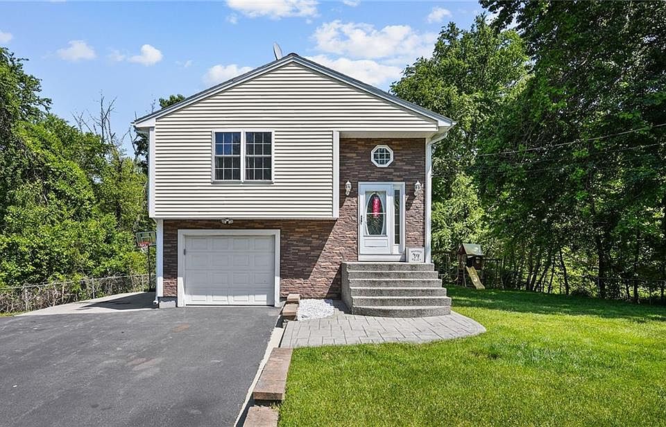 23 Belfield Dr, Johnston, RI 02919 Zillow