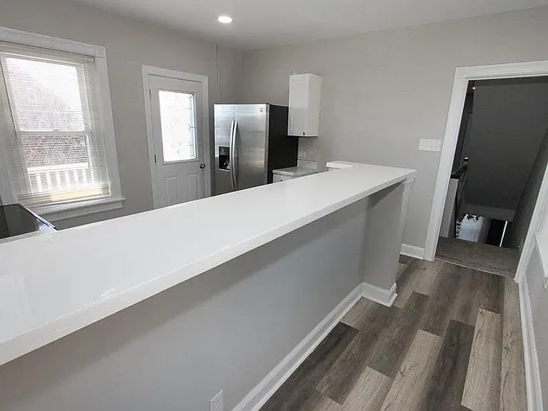 702 Main St #2 — Photo 9