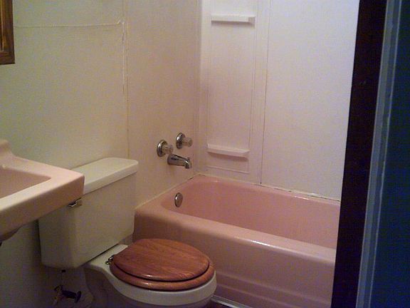5th image of 4609 Clover Ln