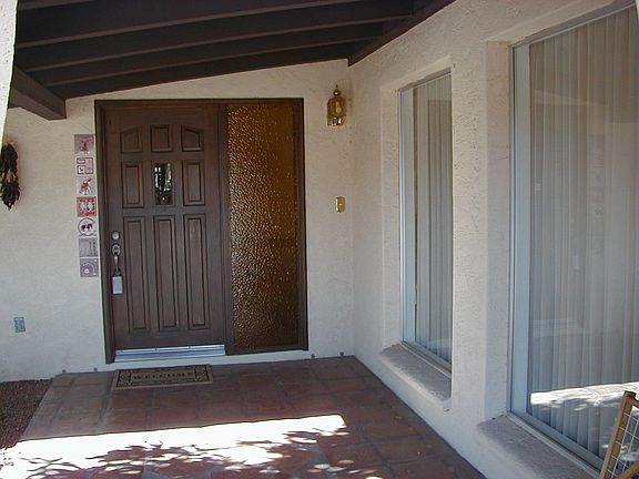 Entrance & Courtyard