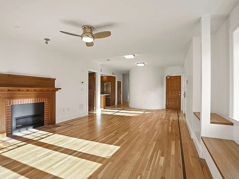 165 Winthrop Rd #D — Photo 9