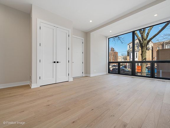 3rd image of 2214 N Hamilton Ave #1