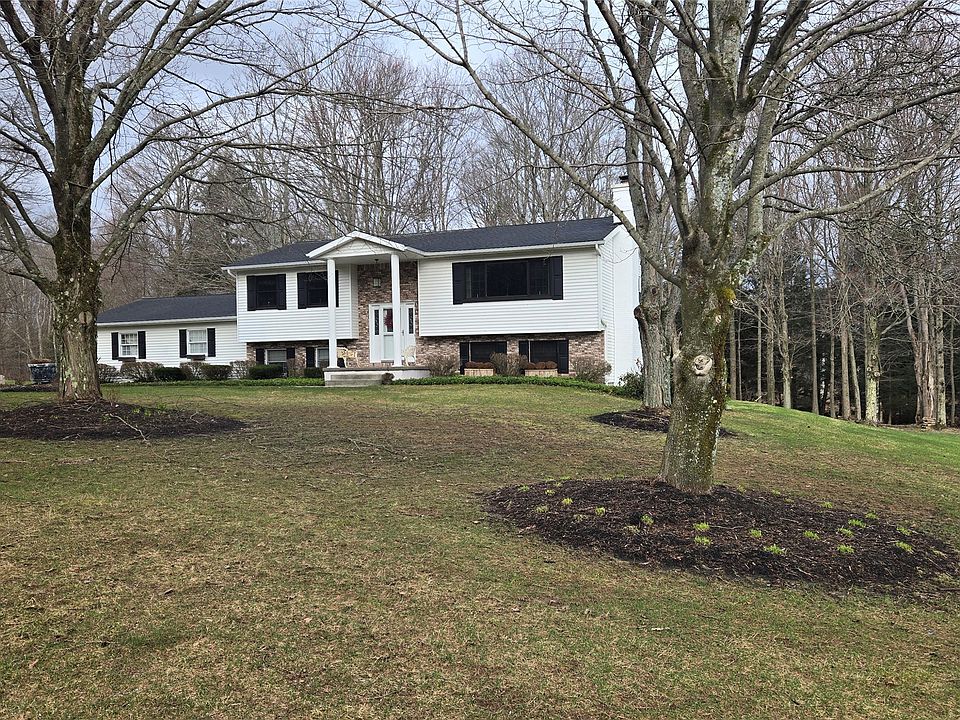 1st image of 131 Zwilling Rd W