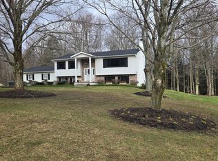 131 Zwilling Rd W, Erie, PA 16509