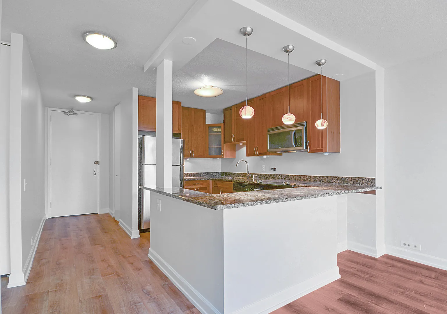 1 bed, 725 sqft, $2,400 — Photo 4