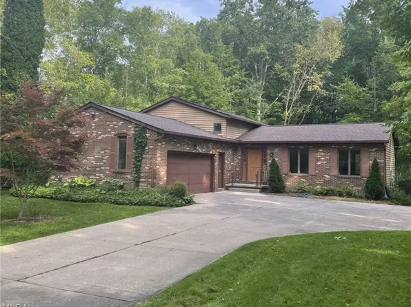 19145 Brewster Rd, Aurora, OH 44202