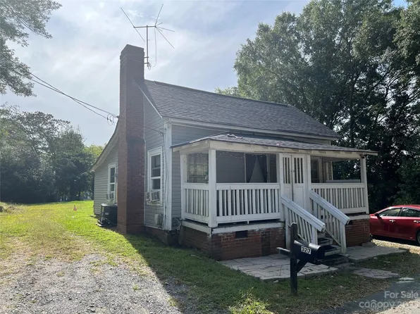 327 Bay Ct NW #8, Concord, NC 28025