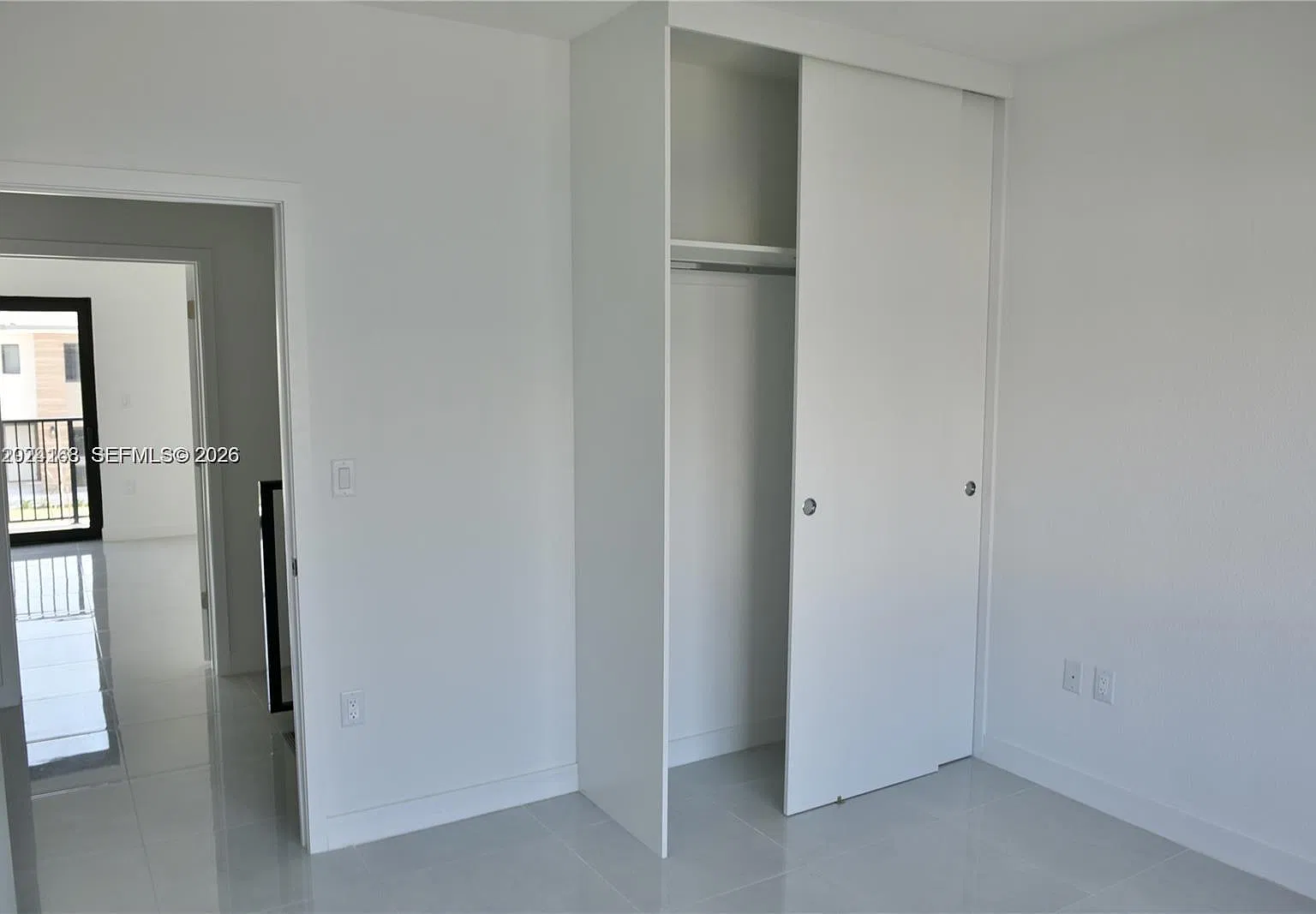 5 bed, 1902 sqft, $3,100 — Photo 4