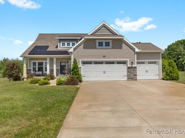 12240 White Cedar Dr NE, Cedar Springs, MI 49319