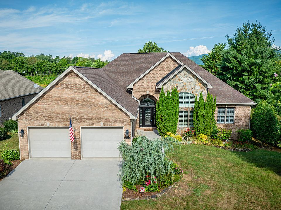 1st image of 205 Chesterfield Dr