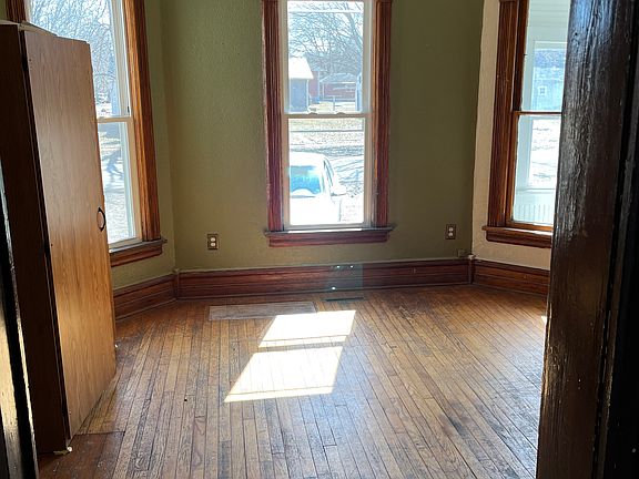 3rd image of 514 S Main St