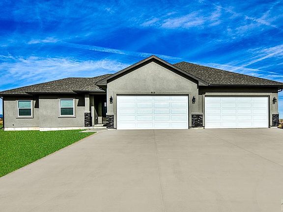 3rd image of 233 W Bywood Dr