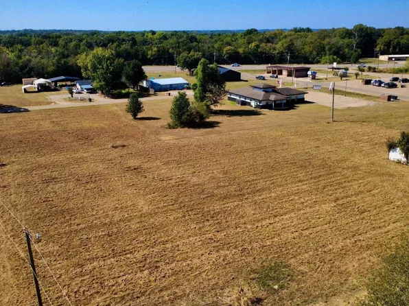 1 W Chappell Dr, Valliant, OK 74764