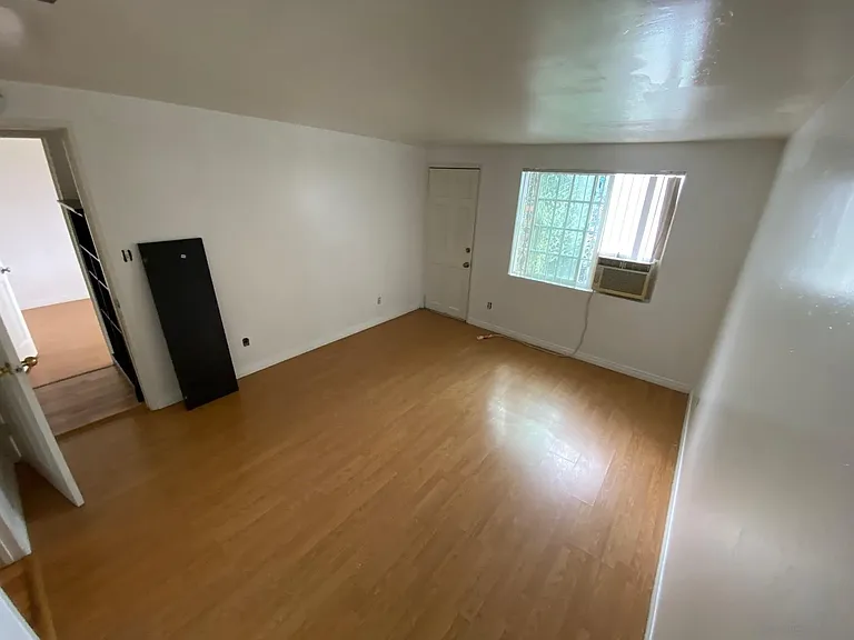 864 Glencoe Dr — Photo 4